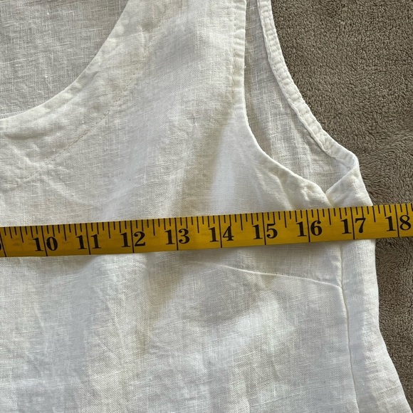 Valentina Naldi 100% Linen White Ruffled Eyelet Sleeveless Blouse Top Size Small - Picture 8 of 9